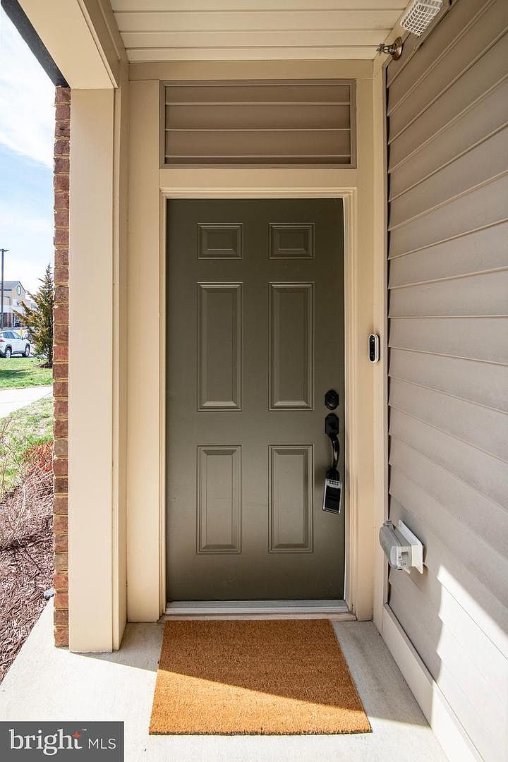 8033 Orchard Grove Rd Odenton, MD 21113 - Thumbnail 3