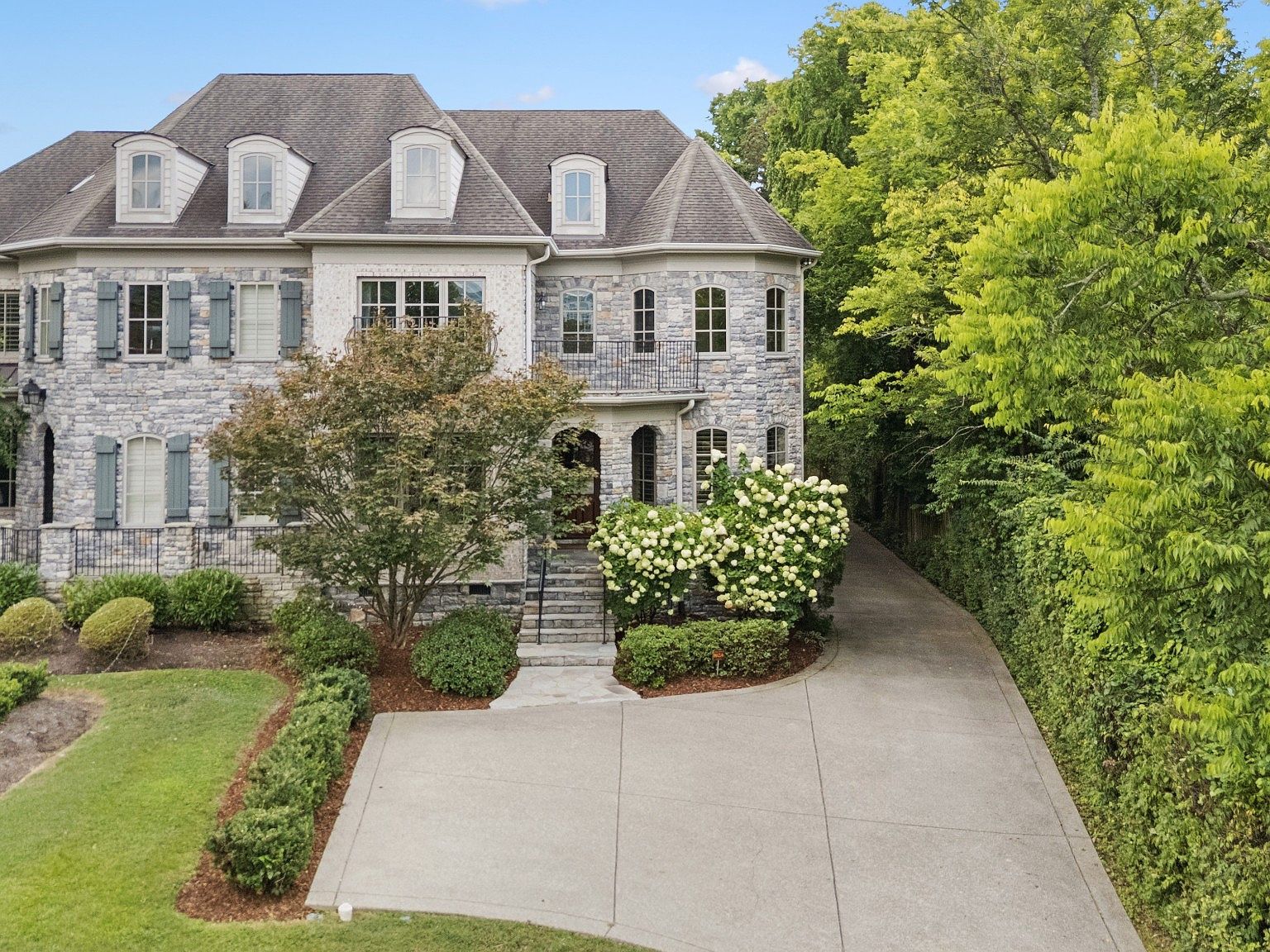 2021B Overhill Dr Nashville, TN 37215 - Thumbnail 3