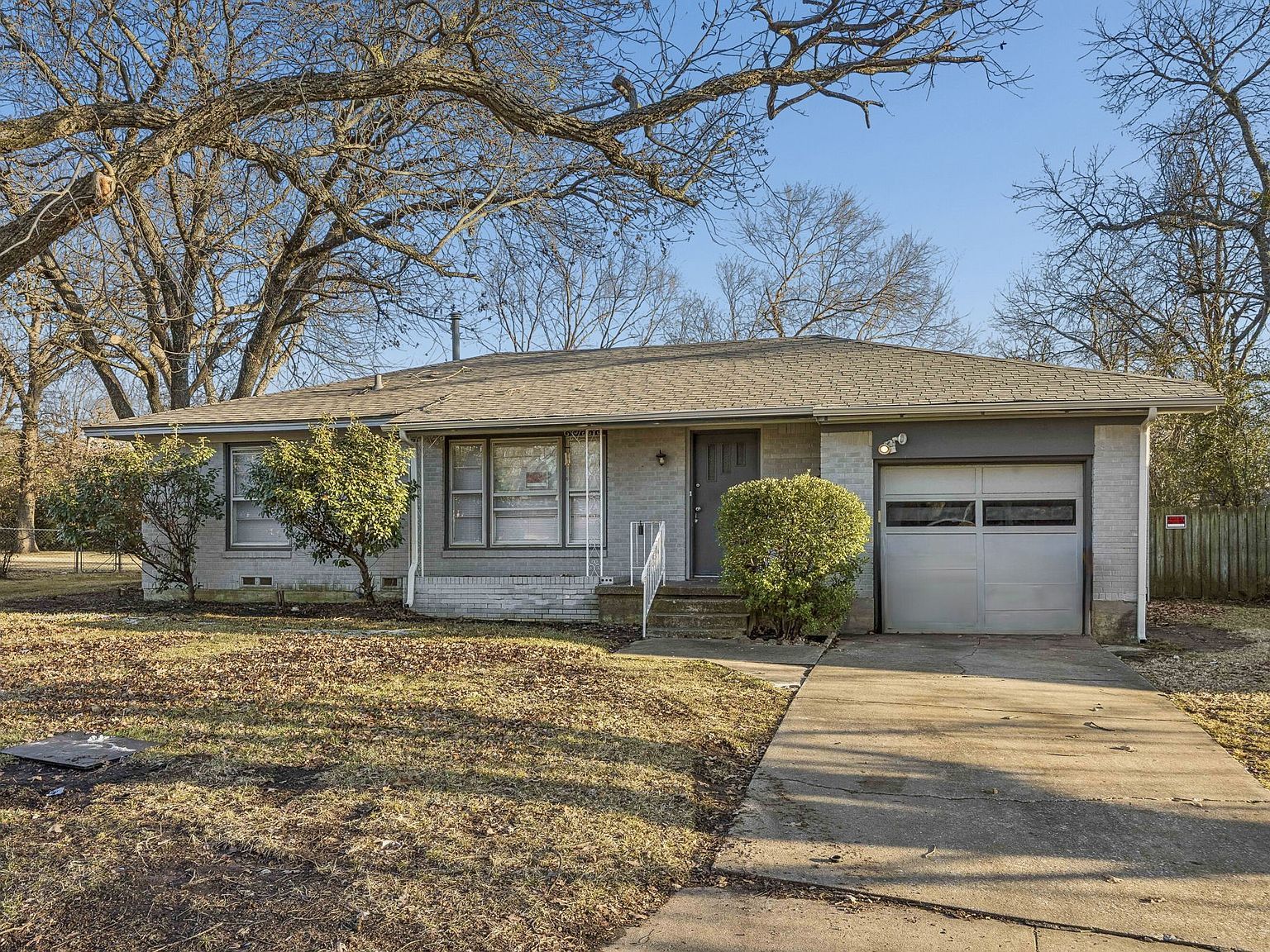 900 W Sycamore St Sherman, TX 75092 - Thumbnail 3