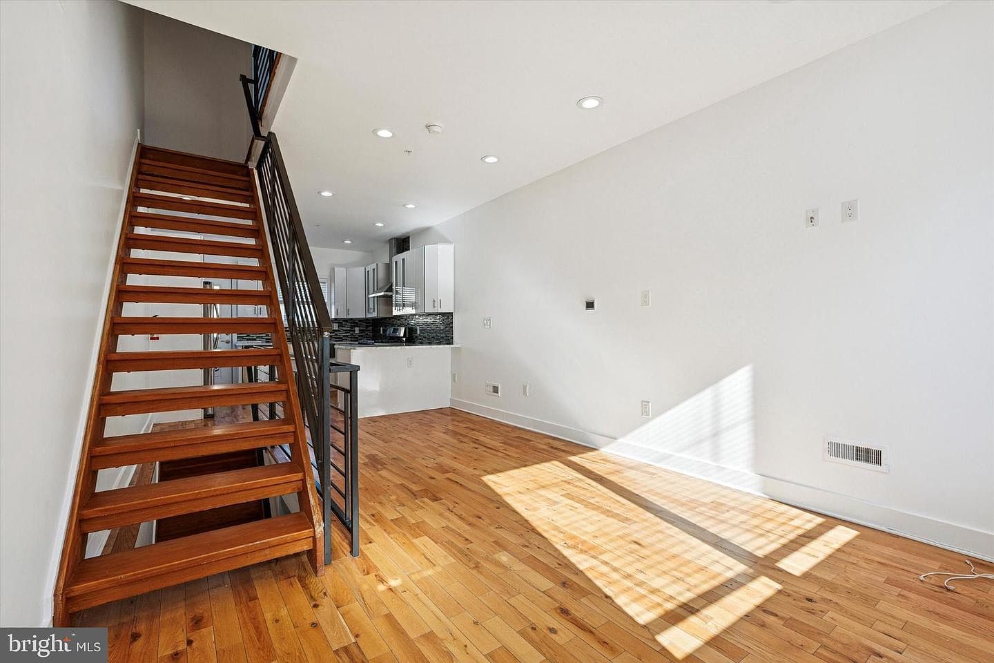 2127 Cross St Philadelphia, PA 19146 - Thumbnail 3