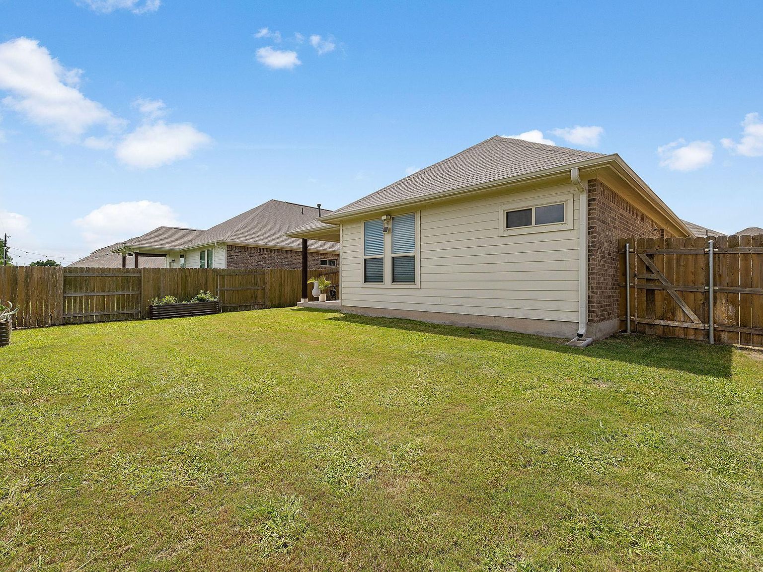 892 Centerra Hills Cir Round Rock, TX 78665 - Thumbnail 3