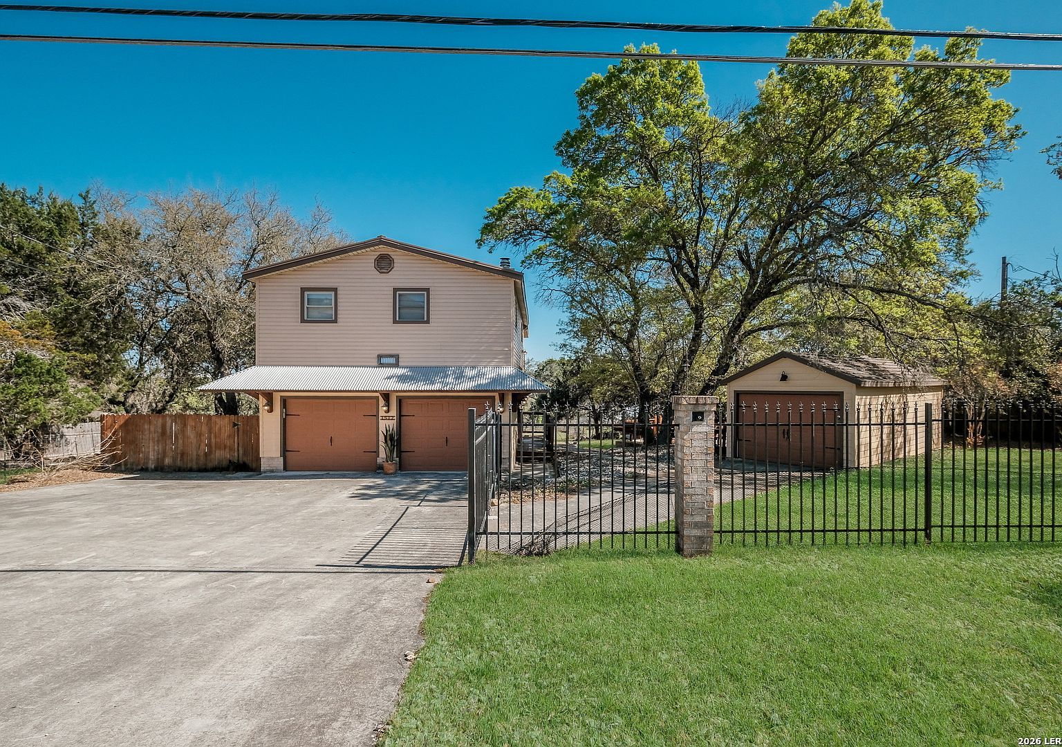 1512 Skyline Hls Canyon Lake, TX 78133 - Thumbnail 3