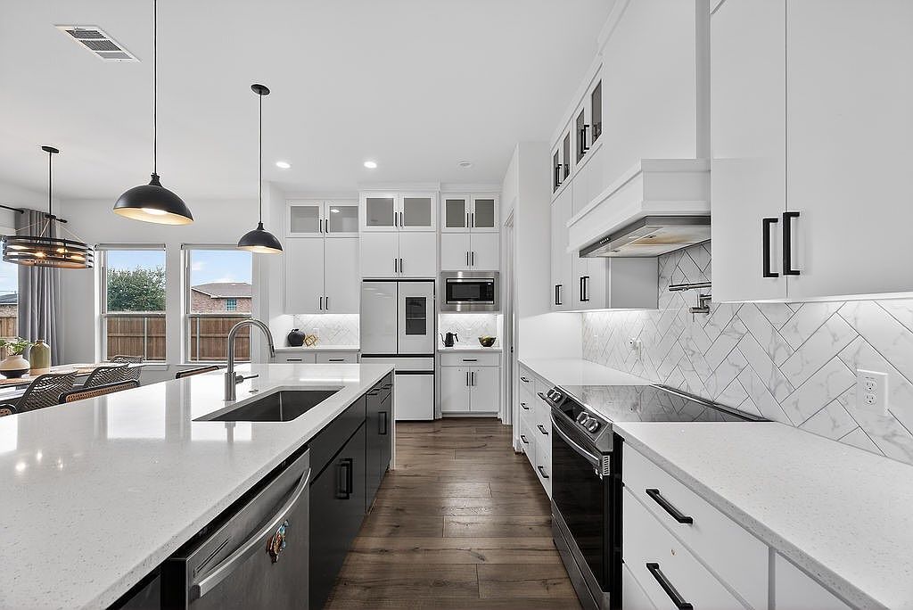 1322 Genoa Cir Garland, TX 75040 - Thumbnail 3