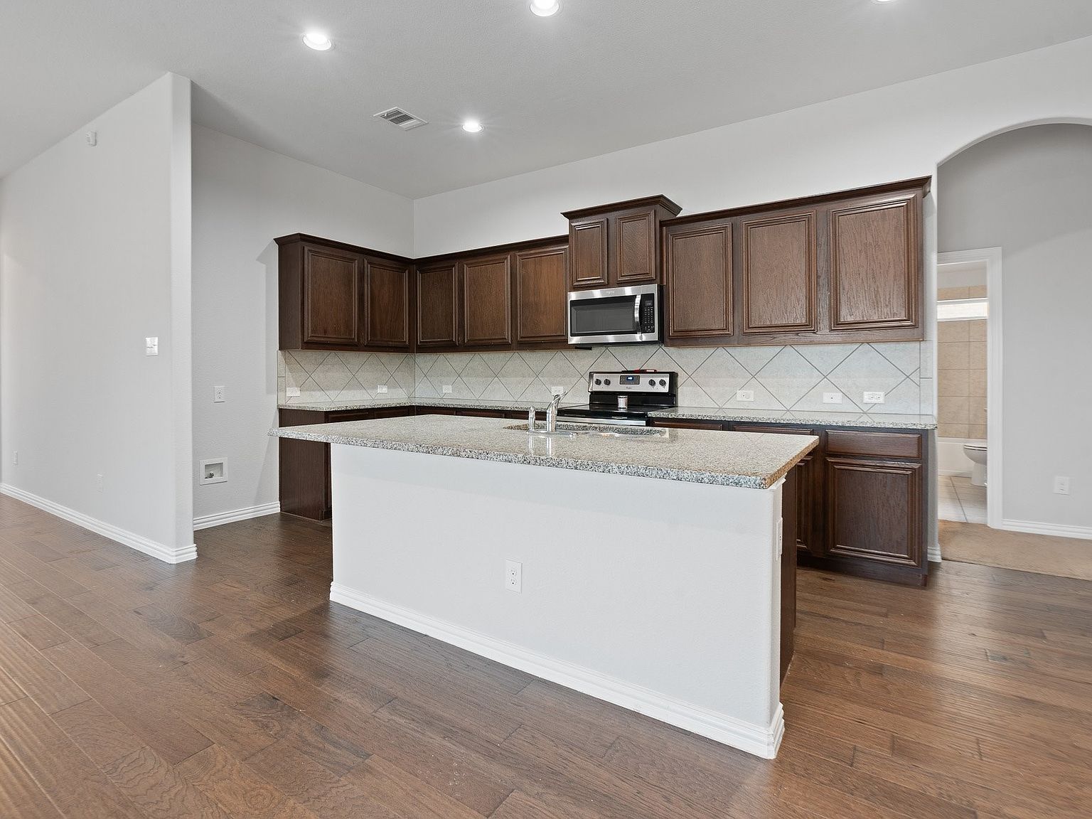 466 Rockaway Dr Midlothian, TX 76065 - Thumbnail 3