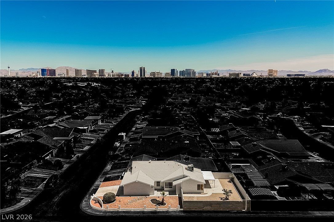 6783 Ledgewood Dr Las Vegas, NV 89103 - Thumbnail 3