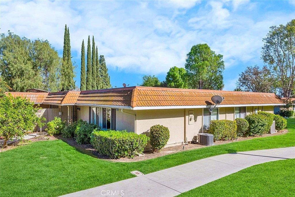 23575 Los Adornos Aliso Viejo, CA 92656 - Thumbnail 3