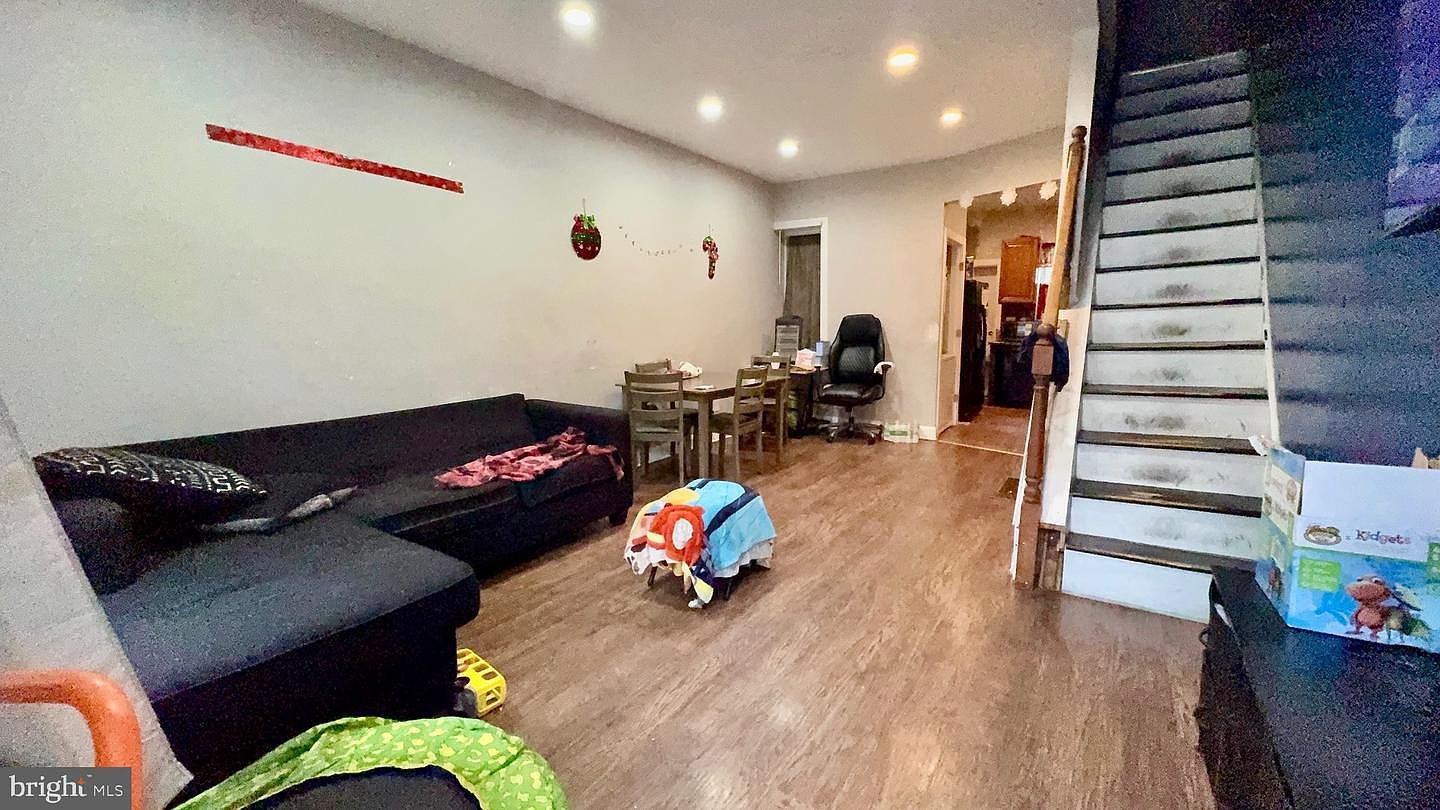 3216 N Hope St Philadelphia, PA 19140 - Thumbnail 3