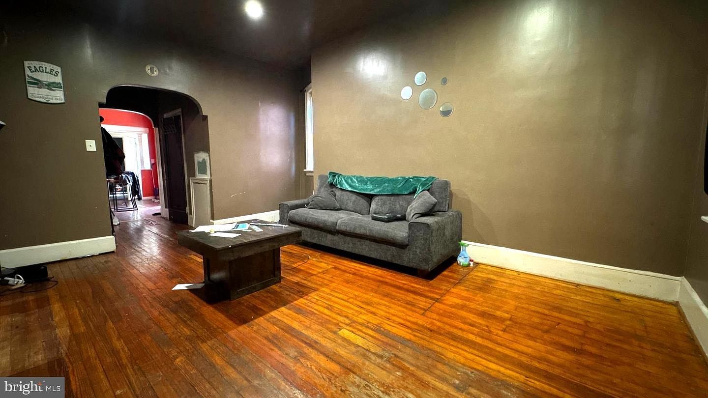 707 S 52nd St Philadelphia, PA 19143 - Thumbnail 3