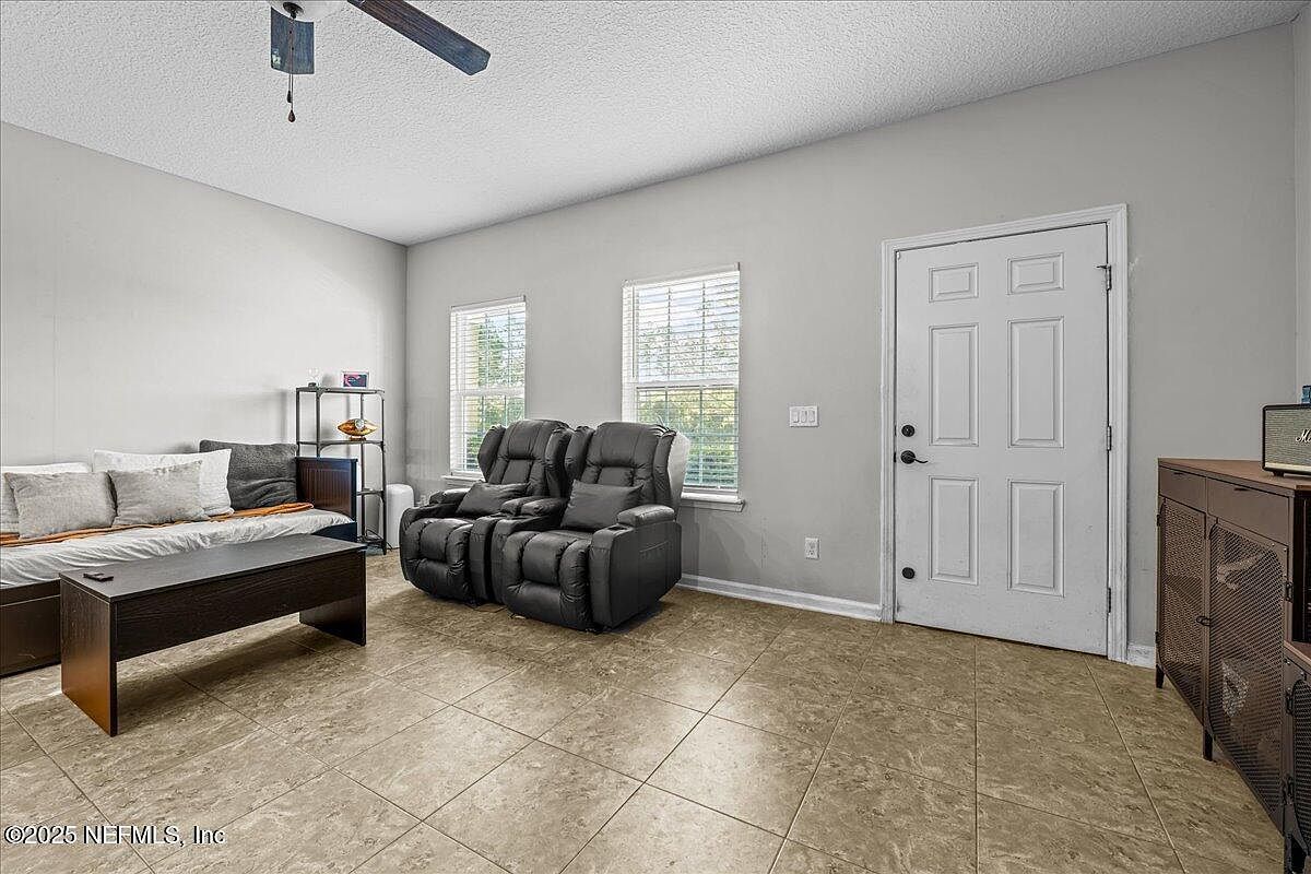 425 Oasis Ln Orange Park, FL 32073 - Thumbnail 3