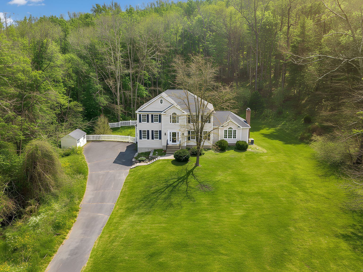 23 Fawnwood Rd Sandy Hook, CT 06482 - Thumbnail 3