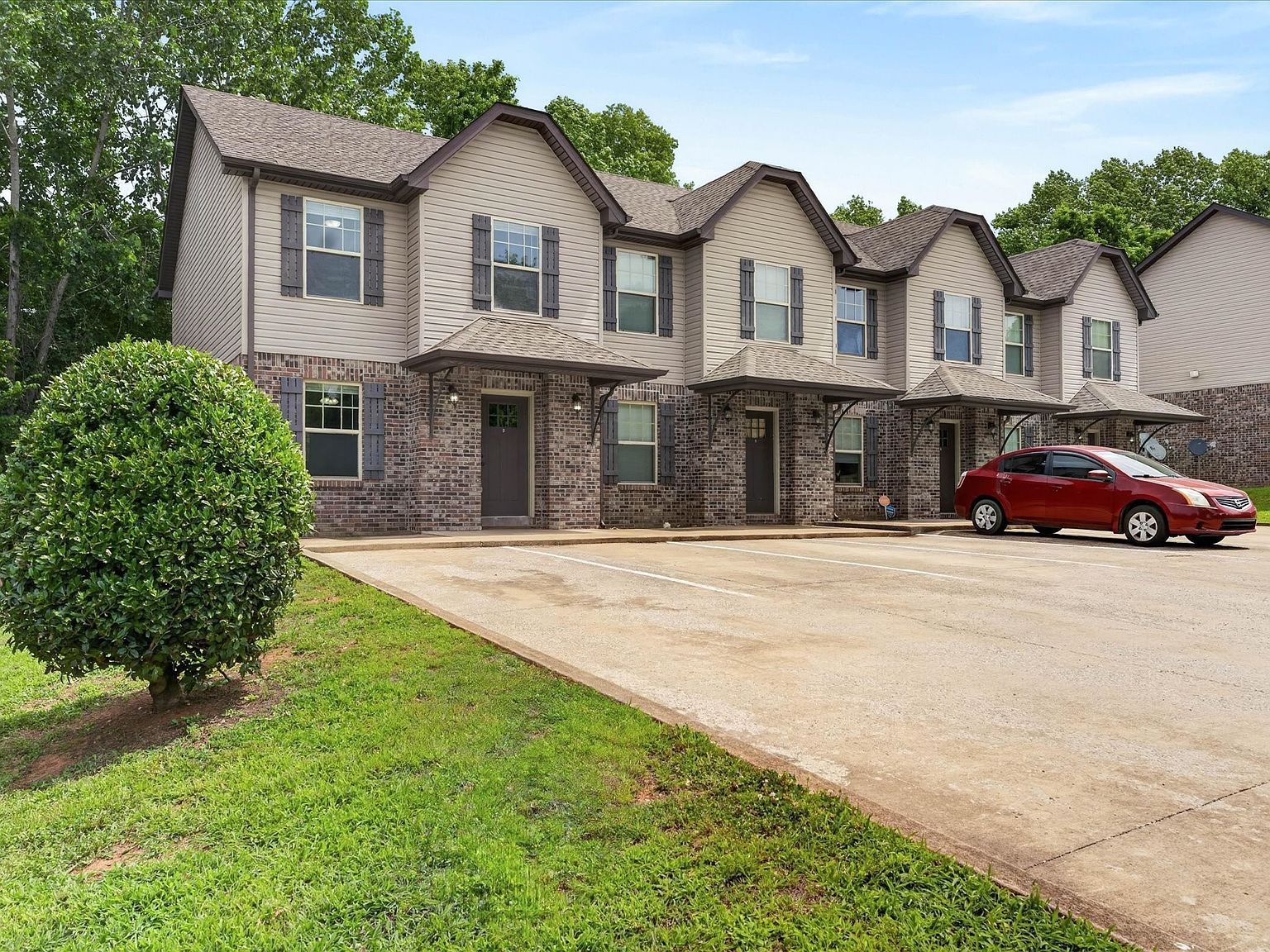 1763 Spring Water Dr Clarksville, TN 37040 - Thumbnail 3