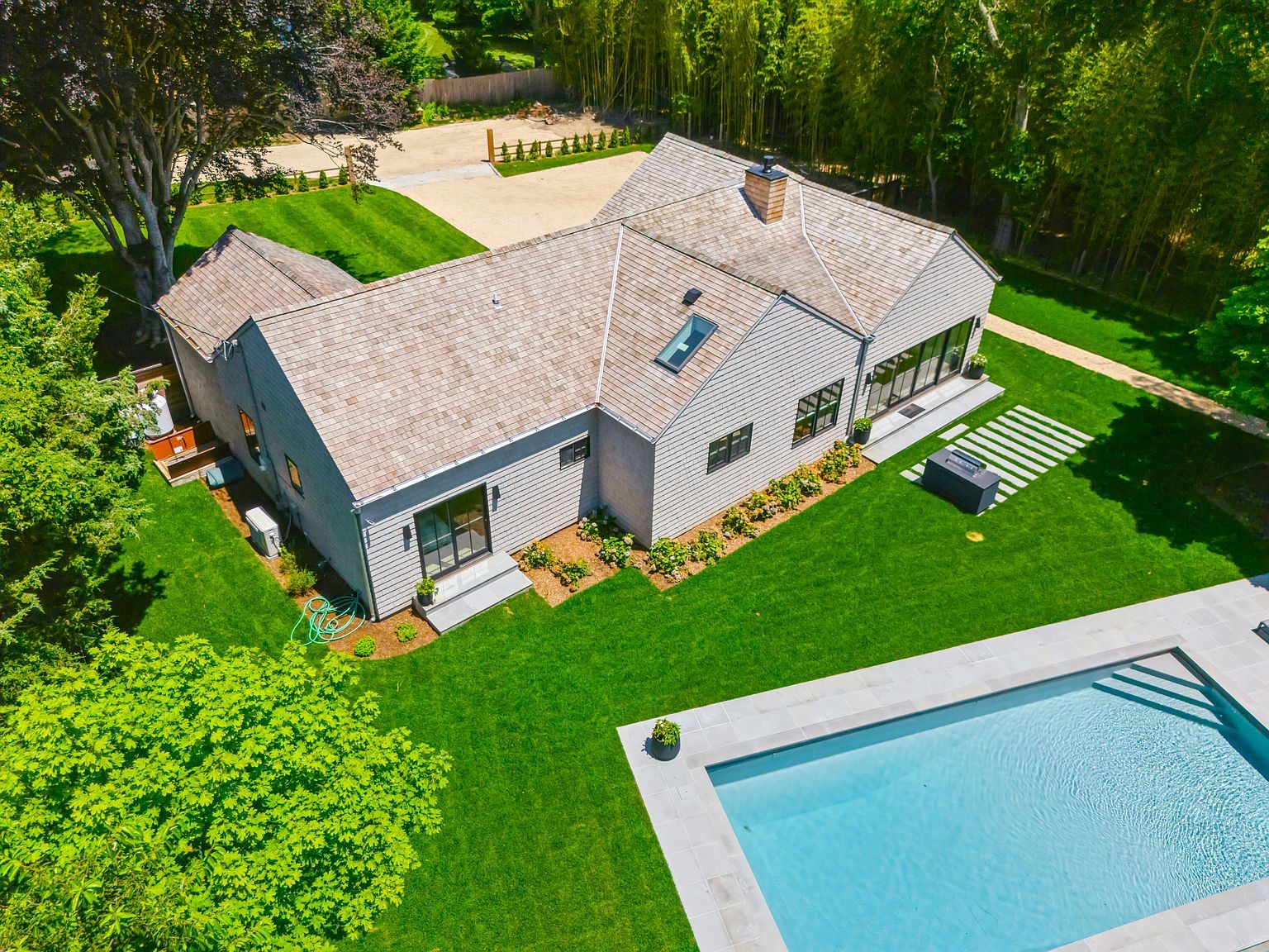 16 Walker Ct East Quogue, NY 11942 - Thumbnail 3