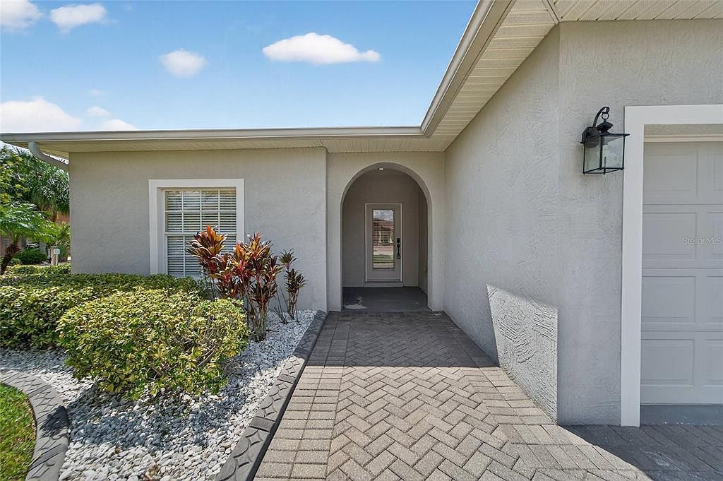 453 Nolane Ln Polk City, FL 33868 - Thumbnail 3