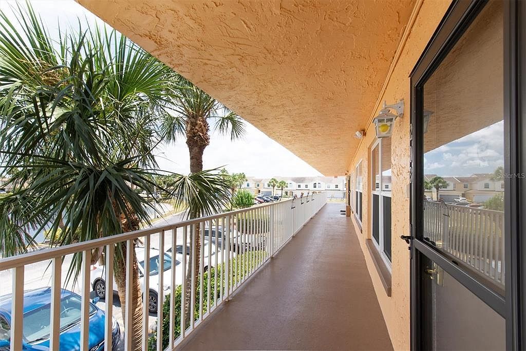 6400 46th Ave N APT 203 Kenneth City, FL 33709 - Thumbnail 3