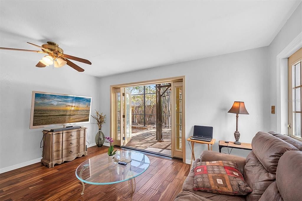 1700 74th Ave N Saint Petersburg, FL 33702 - Thumbnail 3