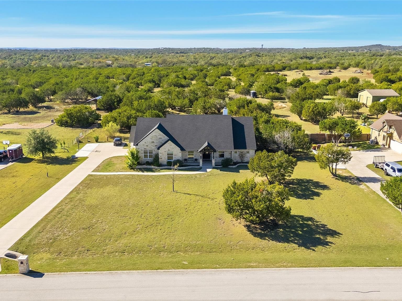642 Chama Trce Dripping Springs, TX 78620 - Thumbnail 3