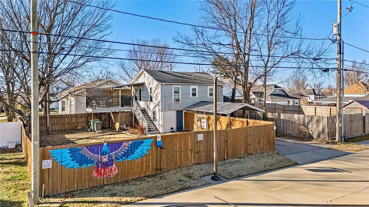 615 & 615-1/2 E North St #3 Rogers, AR 72756 - Thumbnail 3