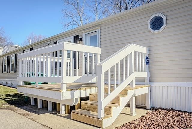 738 Charles Ln Stoughton, WI 53589 - Thumbnail 3