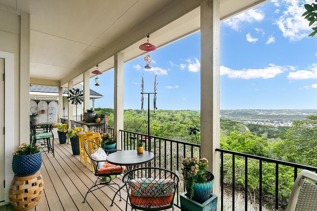 1025 Roanoke Ln Kerrville, TX 78028 - Thumbnail 3