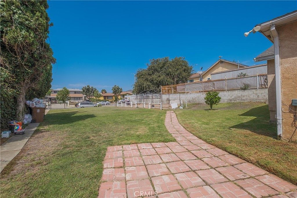 11126 Van Buren Ave Los Angeles, CA 90044 - Thumbnail 3