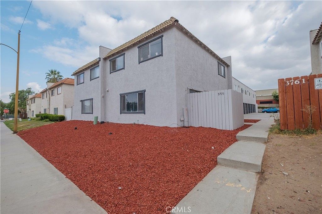 3771 Harvill Ln Riverside, CA 92503 - Thumbnail 3