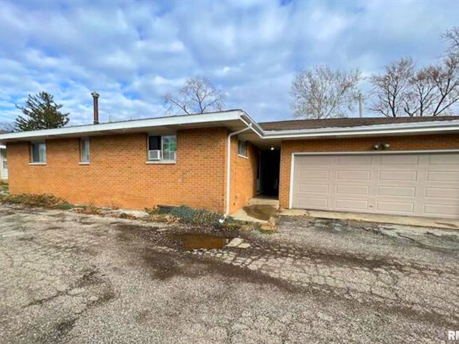 3812-3814 N Sheridan Knolls Ct Peoria, IL 61614  | Multi Family