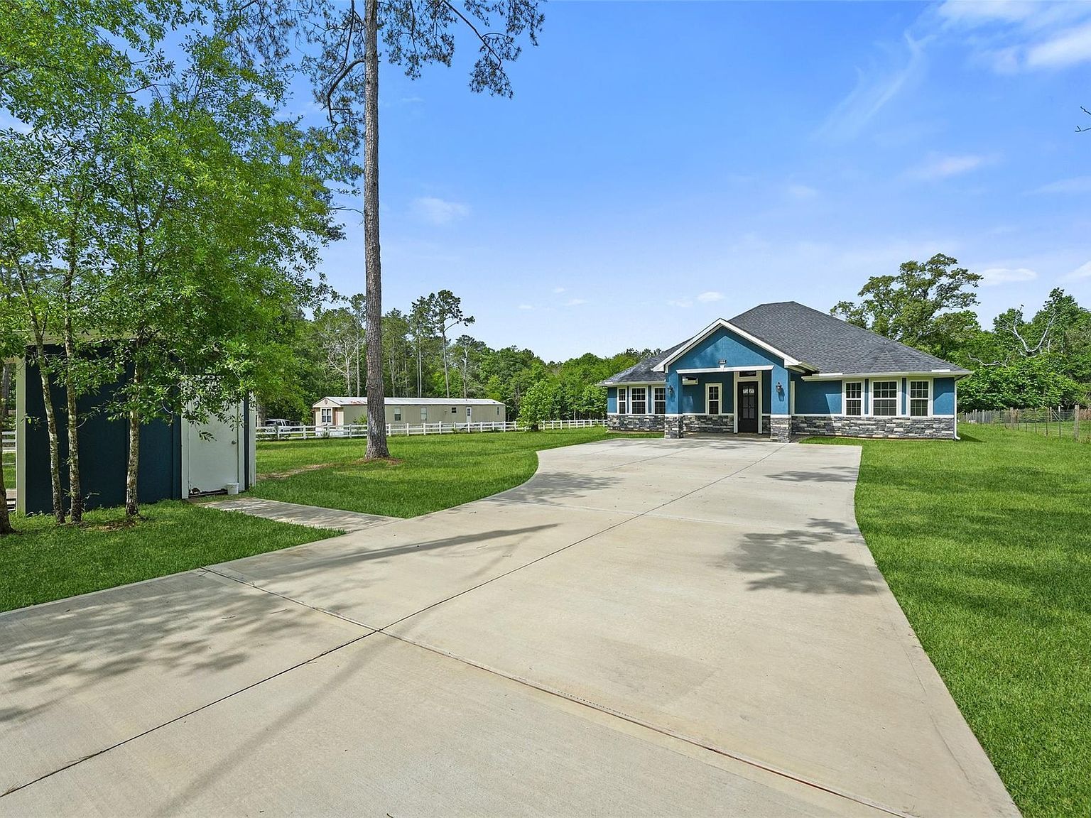 1115 Greenbelt Dr Cleveland, TX 77328 - Thumbnail 3