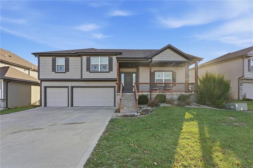 606 SE Colonial Dr Blue Springs, MO 64014 - Thumbnail 3