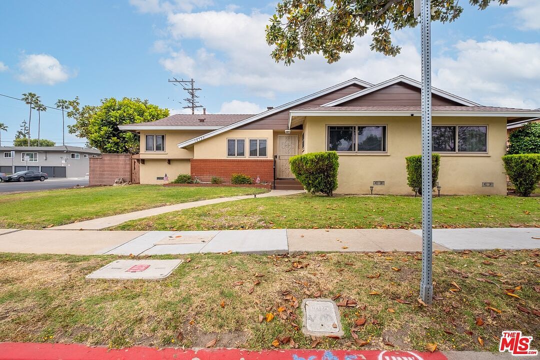 10725 S 8th Ave Inglewood, CA 90303 - Thumbnail 3