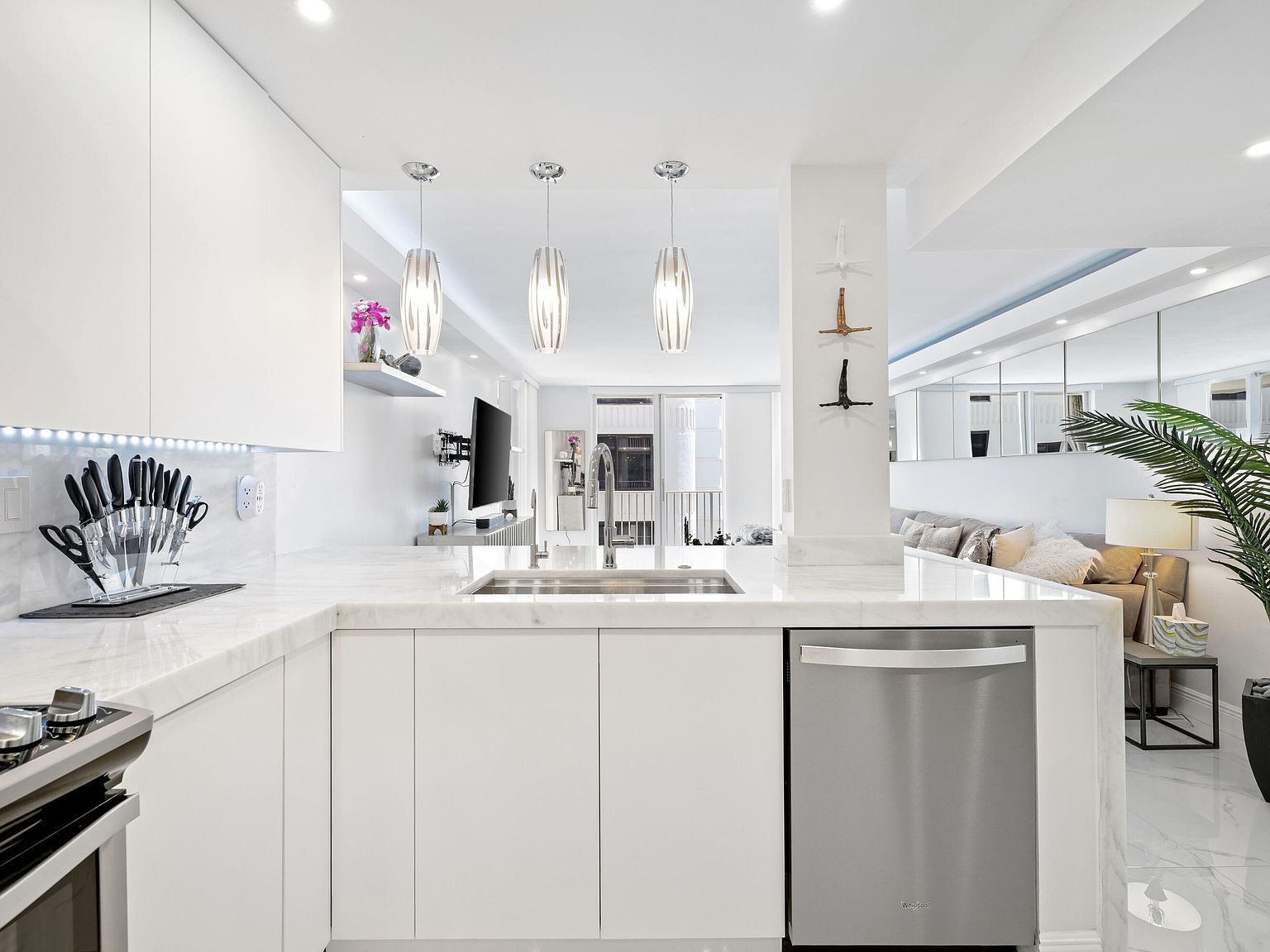 3580 S Ocean Blvd APT 6D South Palm Beach, FL 33480 - Thumbnail 3