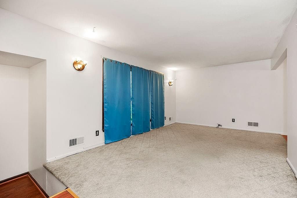 9700 Hardesty Ave Kansas City, MO 64137 - Thumbnail 3