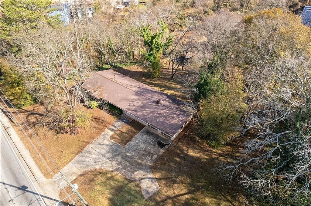 1018 S Hairston Rd Stone Mountain, GA 30088 - Thumbnail 3