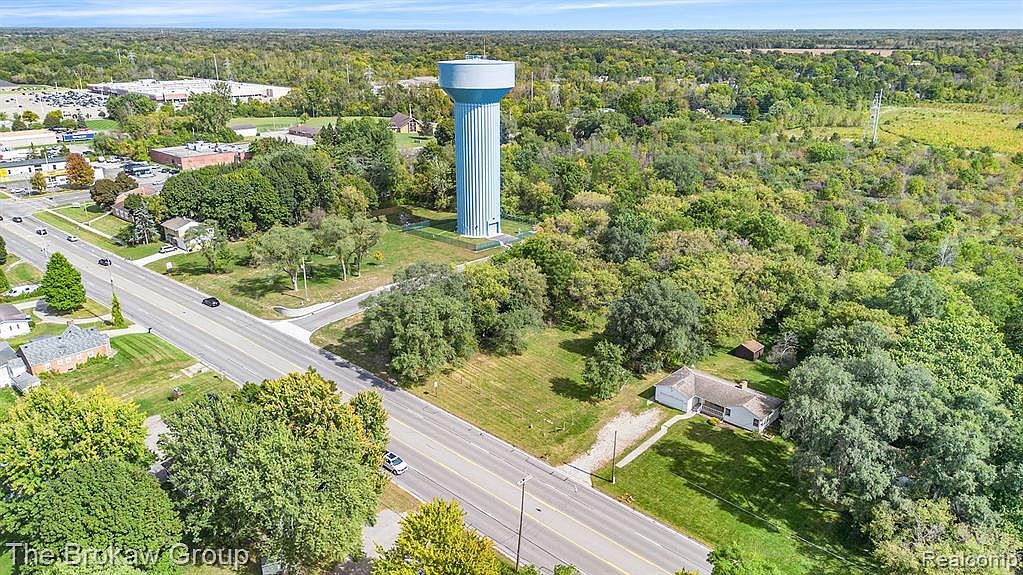 0 S Center Rd Burton, MI 48519 - Thumbnail 3