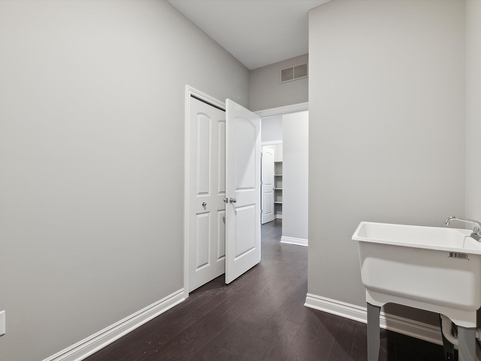 1435 Luxington Dr Lapeer, MI 48446 - Thumbnail 3