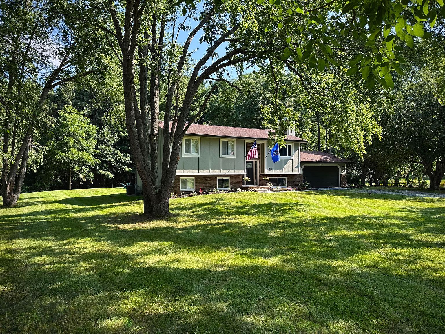 8739 Coyle Dr Pinckney, MI 48169 - Thumbnail 3