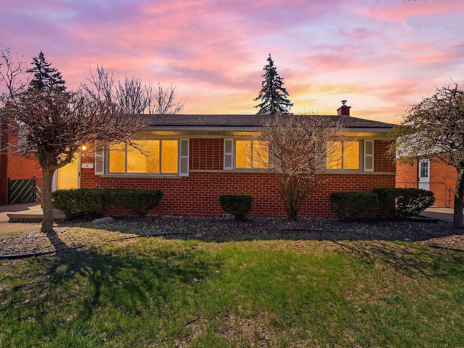 29725 Brown Ct Garden City, MI 48135 - Thumbnail 3