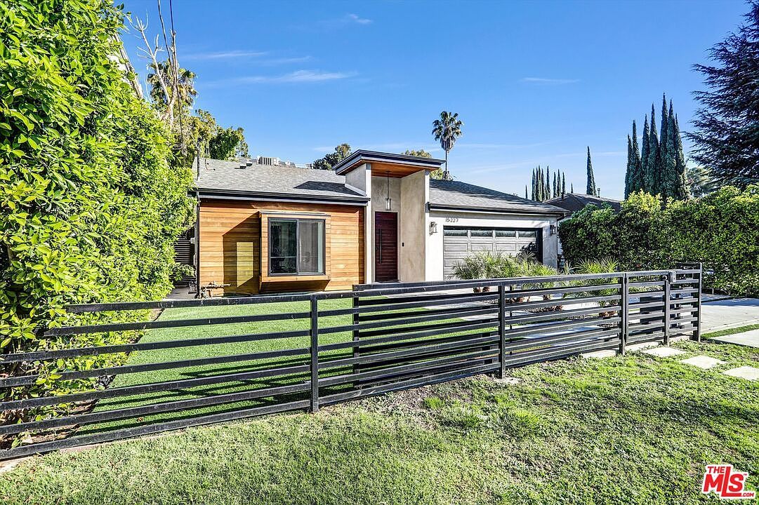 15227 Hartsook St Sherman Oaks, CA 91403 - Thumbnail 3