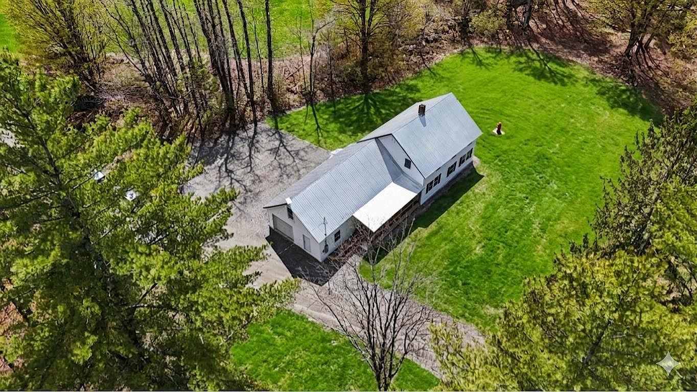 88 Cote Dr Montgomery Center, VT 05471 - Thumbnail 3