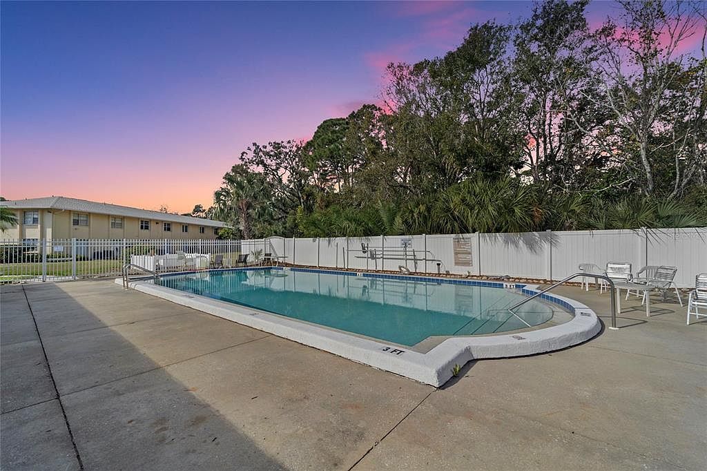 4805 Rilma Ave APT 108 Sarasota, FL 34234 - Thumbnail 3