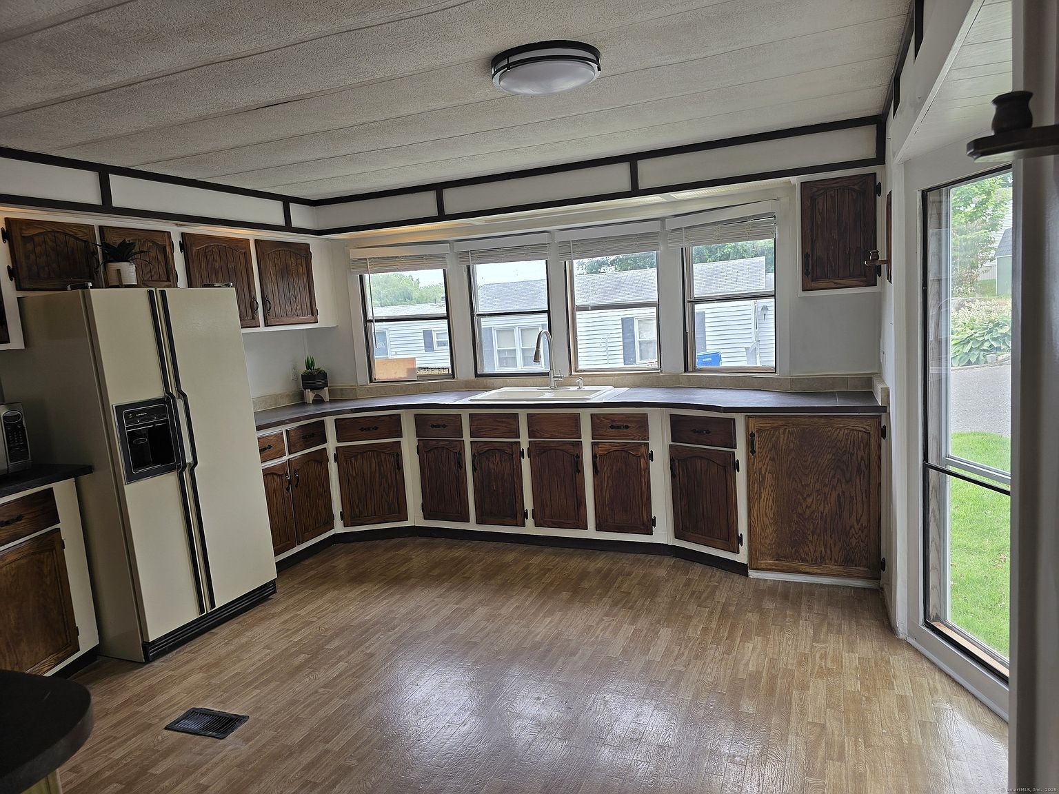 20 Woodland Park Shelton, CT 06484 - Thumbnail 3