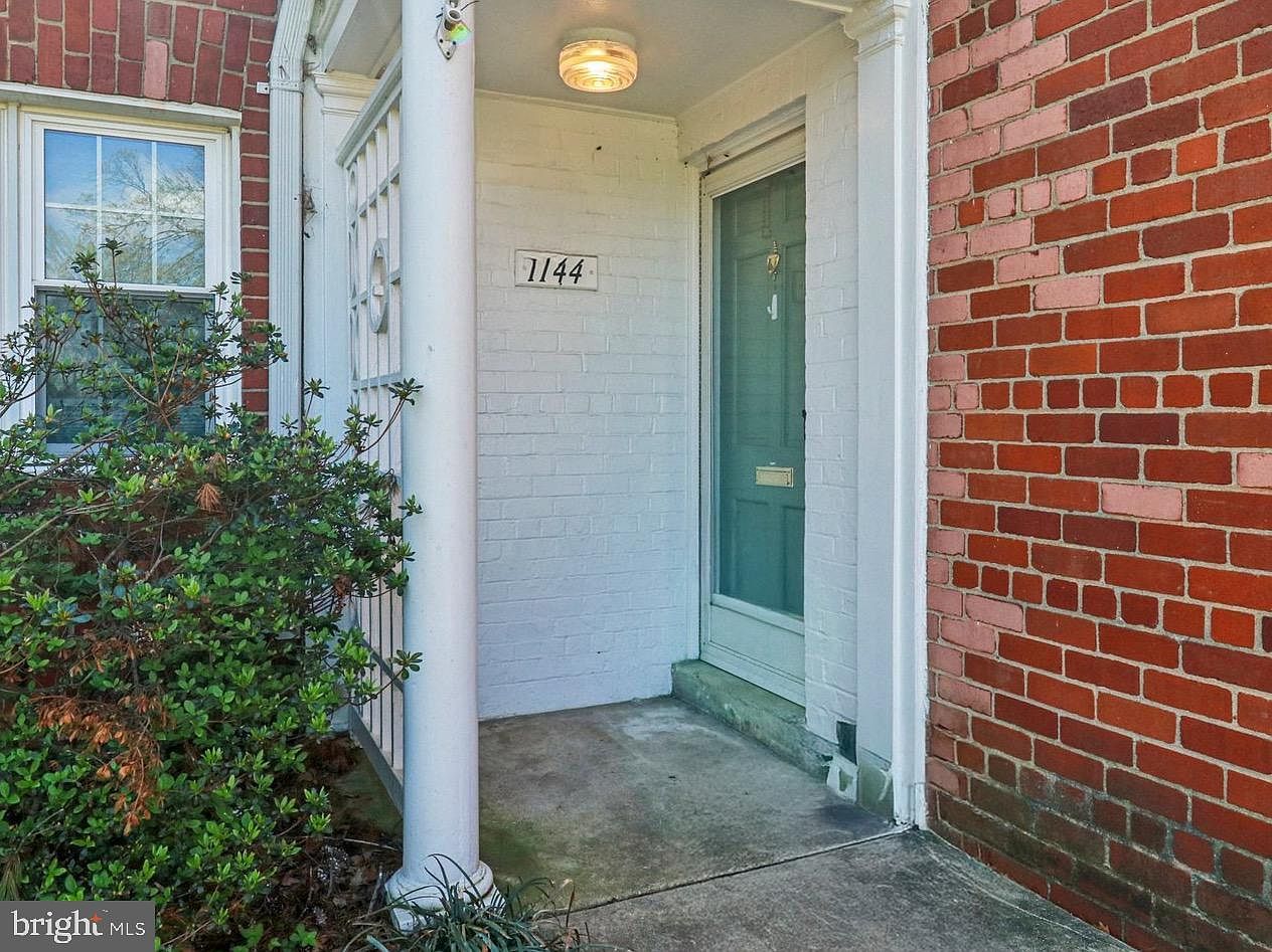 1144 Valley Dr Alexandria, VA 22302 - Thumbnail 3
