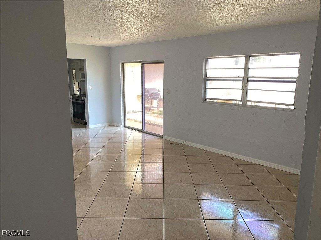 4923 Vincennes Ct APT 4 Cape Coral, FL 33904 - Thumbnail 3