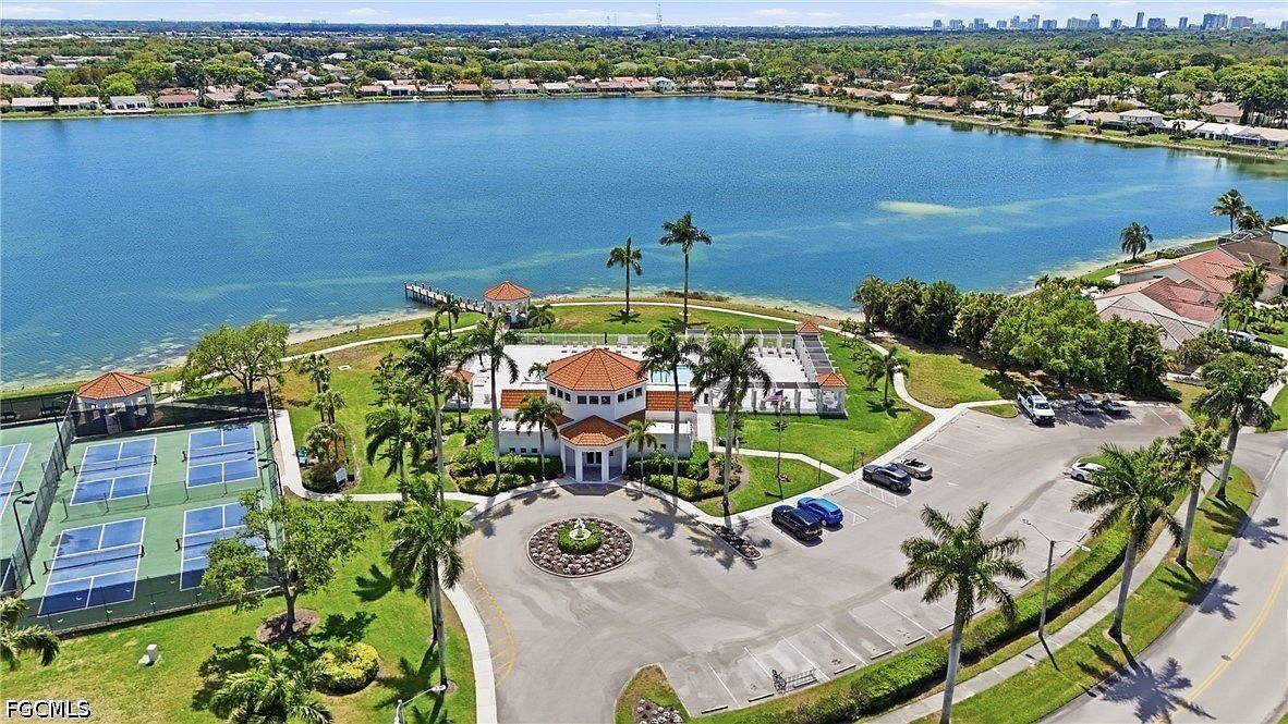 7774 Jewel Ln APT 103 Naples, FL 34109 - Thumbnail 3