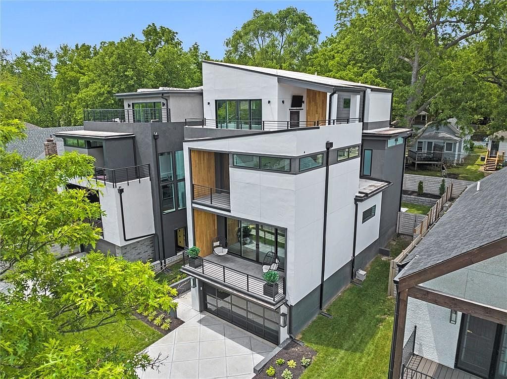 4540 Mercier St Kansas City, MO 64111 - Thumbnail 3