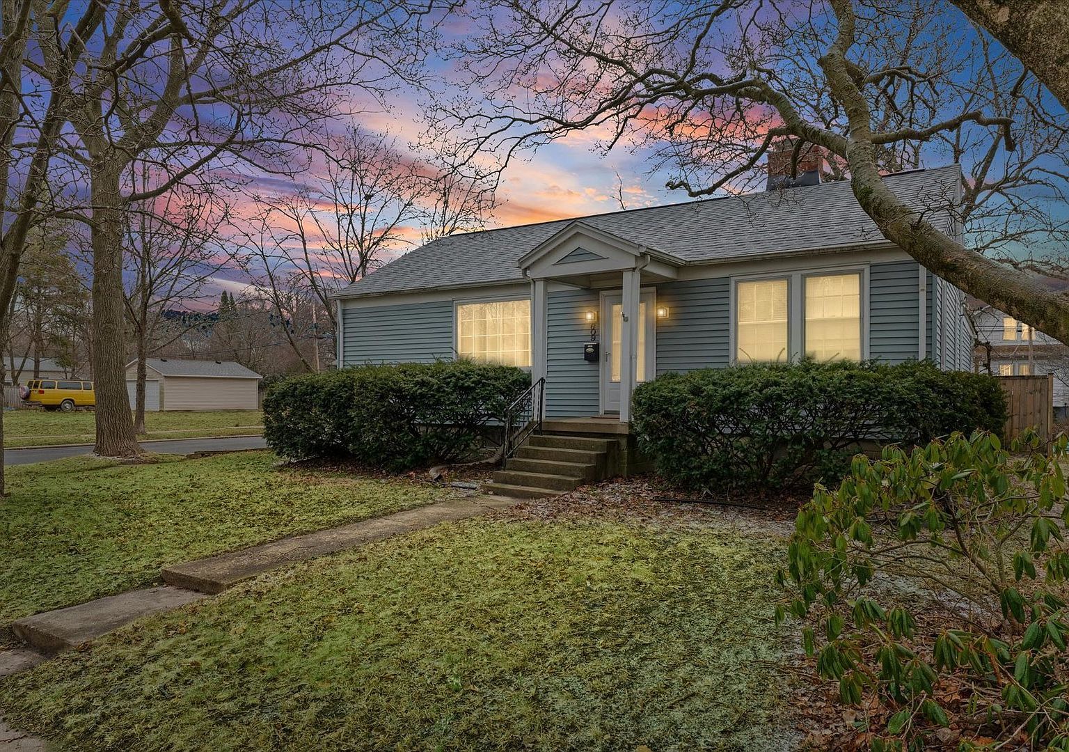 609 E Washington St Urbana, IL 61801 - Thumbnail 3