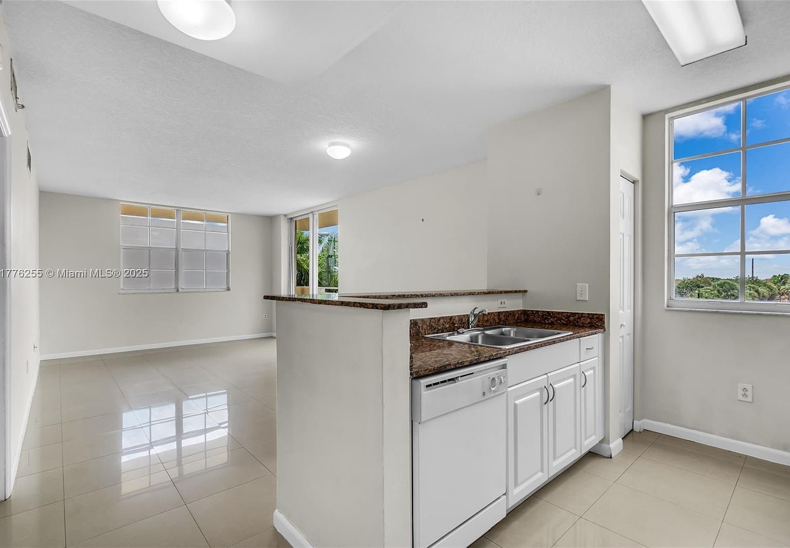 215 SW 42nd Ave APT 402 Miami, FL 33134 - Thumbnail 3