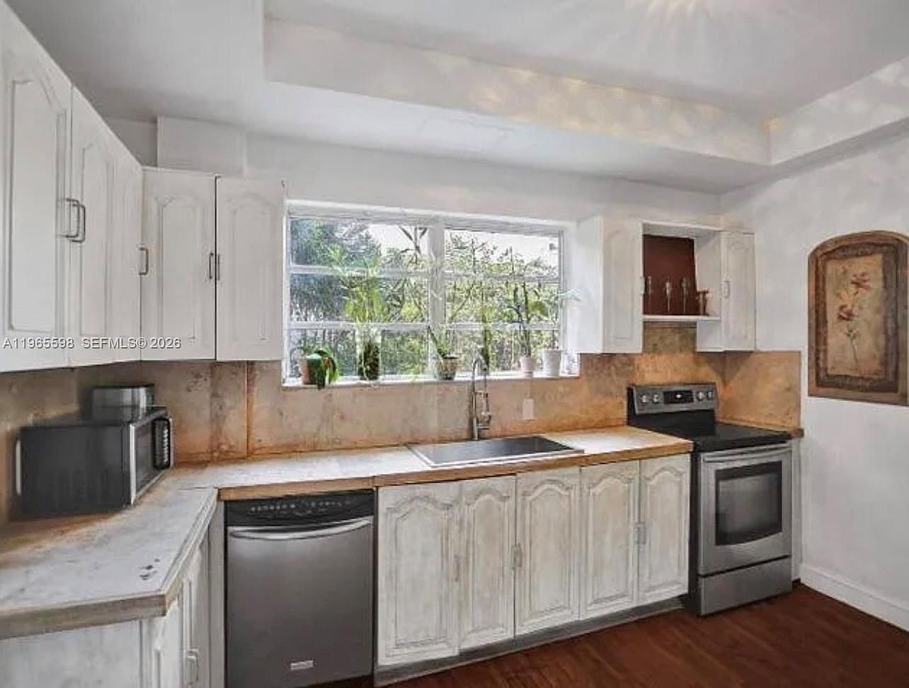 1107 Alhambra Cir Coral Gables, FL 33134 - Thumbnail 3