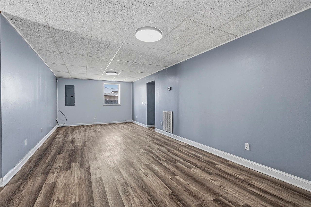 1215 & 1215A N Dixie Hwy Cave City, KY 42127 - Thumbnail 3