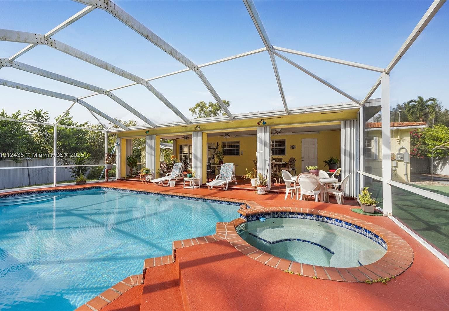 5936 SW 29th St Miami, FL 33155 - Thumbnail 3