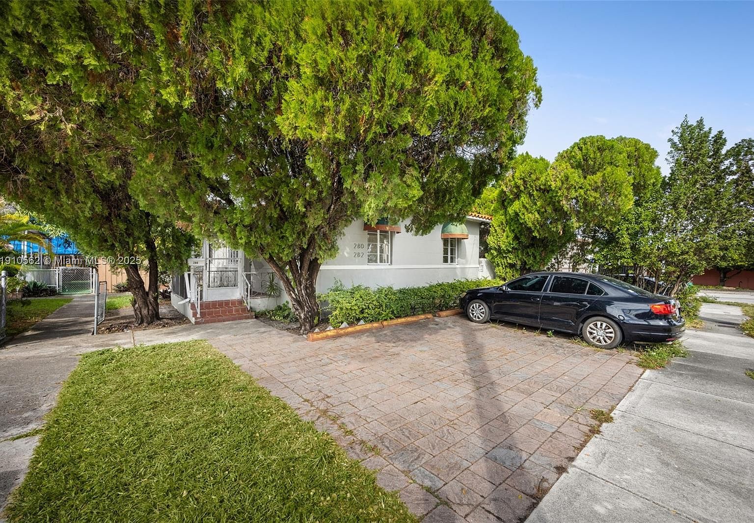 282 NW 41st Ave Miami, FL 33126 - Thumbnail 3